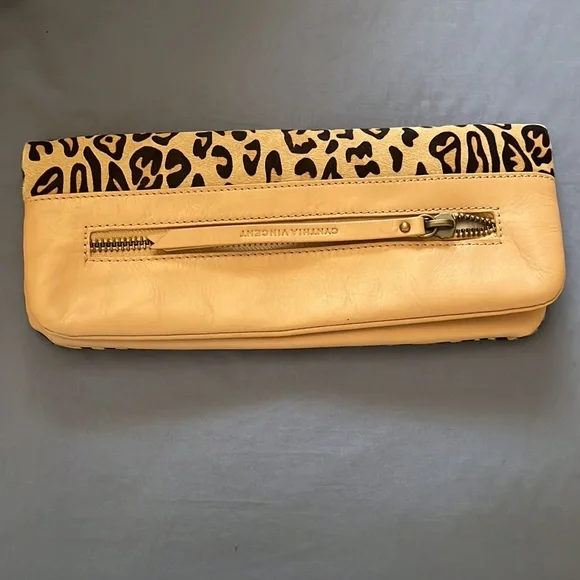 12th Street by Cynthia Vincent clutch bag - Picture 4 of 6